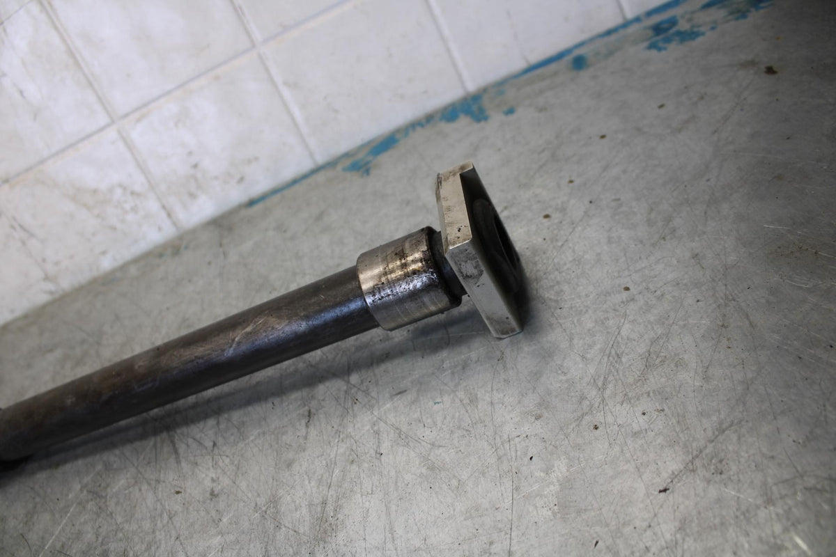 04-06 YAMAHA YZF R1 REAR AXLE BACK WHEEL RIM PIVOT BOLT AXEL BB432