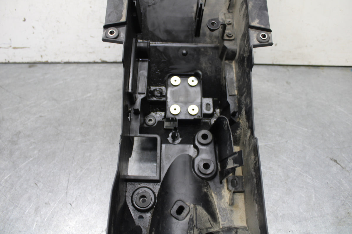 22-24 YAMAHA XSR900 REAR BACK TAIL UNDERTAIL BATTERY TRAY PLASTIC BB683