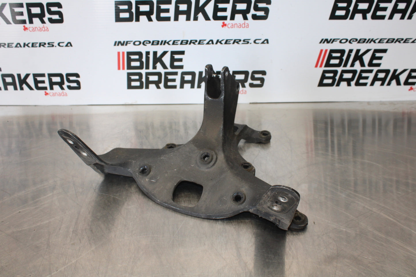 07-08 YAMAHA YZF R1 UPPER FAIRING MIRROR GAUGES STAY BRACKET BB160