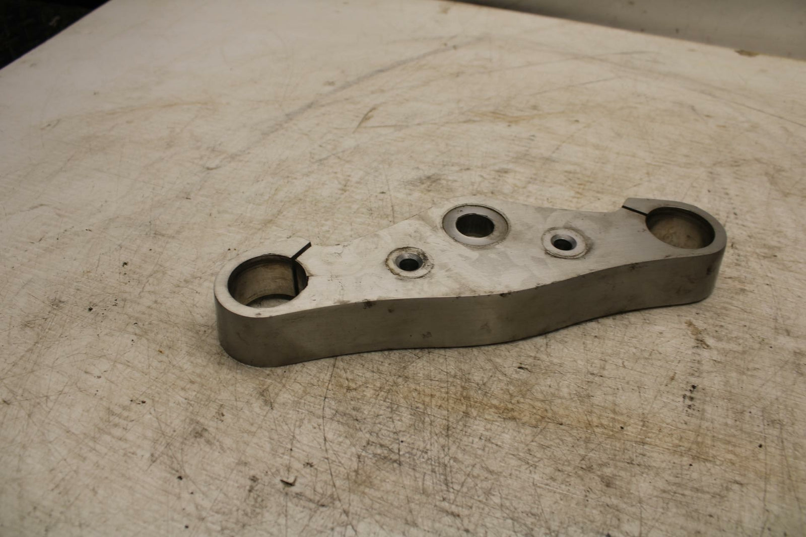 06-21 KAWASAKI VULCAN 900 FORKS UPPER TRIPLE TREE CLAMP BB363