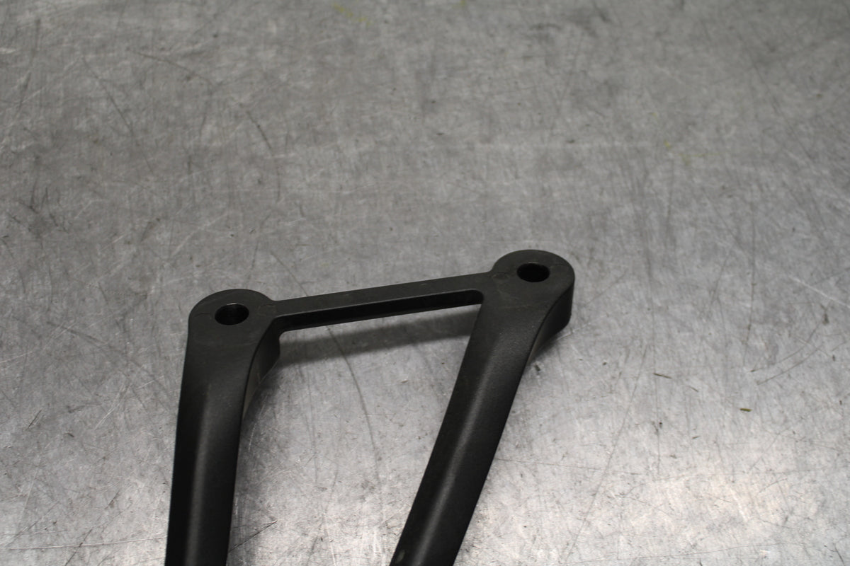 19-23 KAWASAKI NINJA ZX6R LEFT REAR BACK PASSENGER PEG BB749