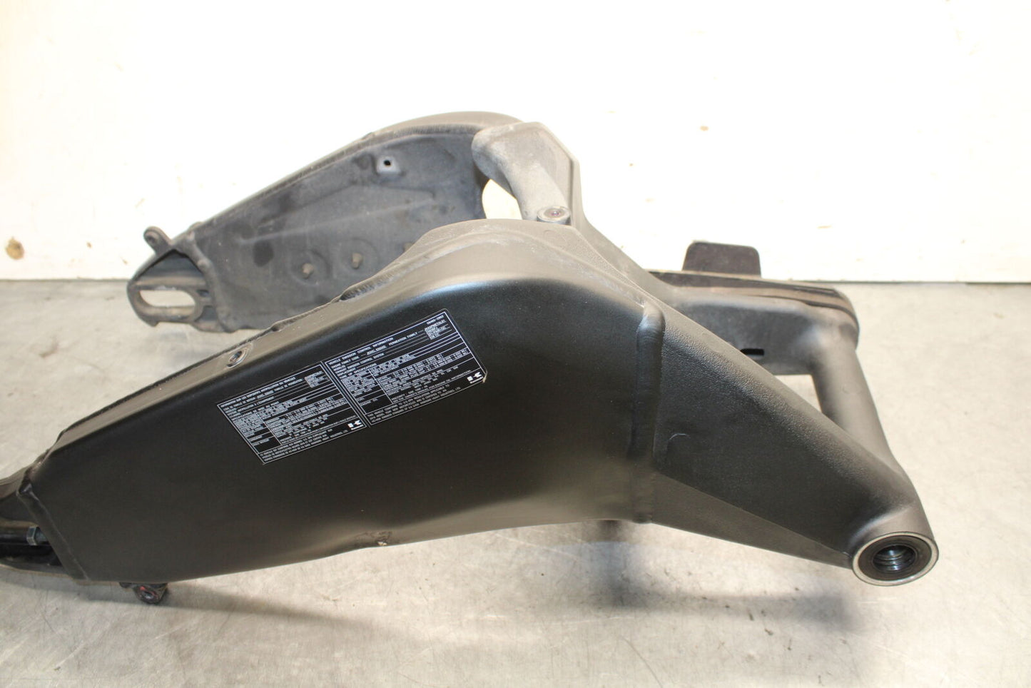13-18 KAWASAKI NINJA ZX6R REAR SWINGARM BACK SWING ARM 33001-0584 BB666