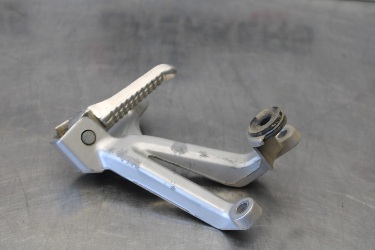 97-00 SUZUKI GSXR600 SRAD RIGHT REAR BACK PASSENGER PEG BB921