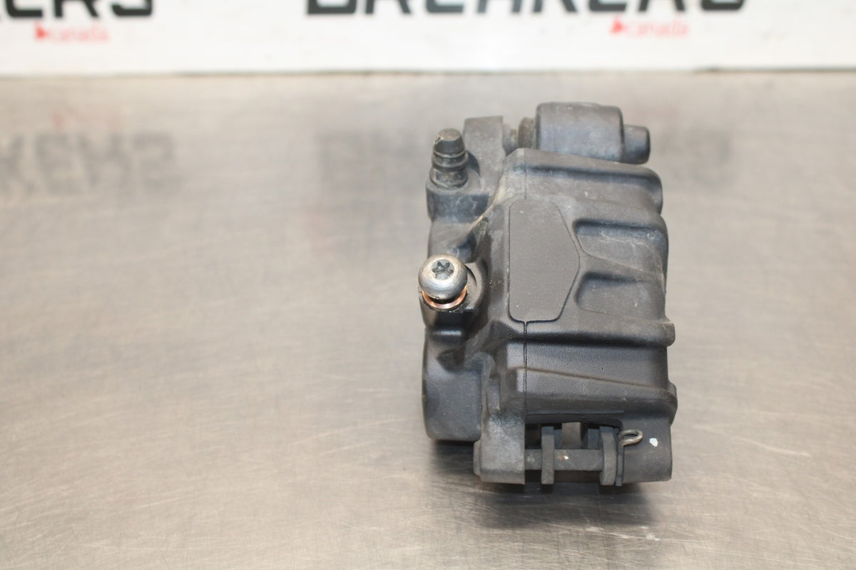 19 BMW F750GS RIGHT LEFT FRONT BRAKE CALIPER SET PAIR CALIPERS BB938