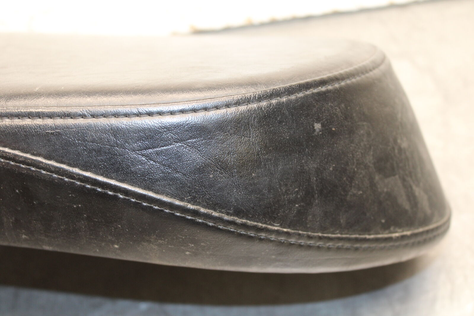 14-15 YAMAHA V STAR 1300 XVS1300CT TOURER REAR BACK PASSENGER SEAT BB722