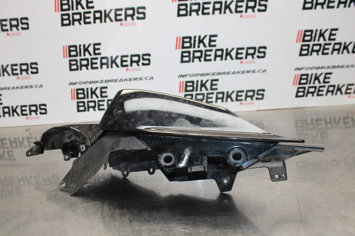 22-25 YAMAHA YZF R7 RIGHT REAR BACK TAIL FAIRING COWL SHROUD BB176