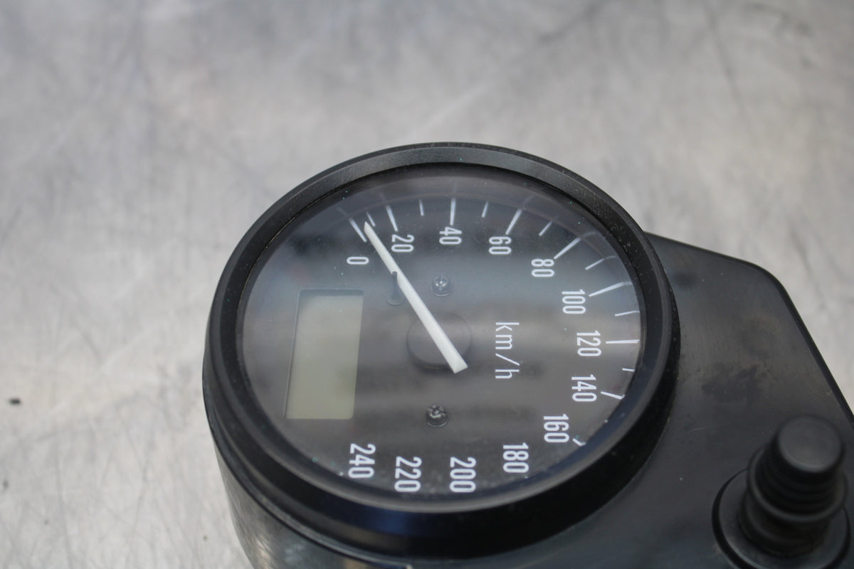 00 SUZUKI SV650 SPEEDO TACH GAUGES DISPLAY CLUSTER SPEEDOMETER TACHOMETER BB156