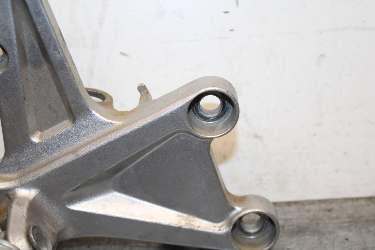 10-11 HONDA CBR1000RR RIGHT REARSET REAR SET DRIVER FOOT PEG REST STOP BB128