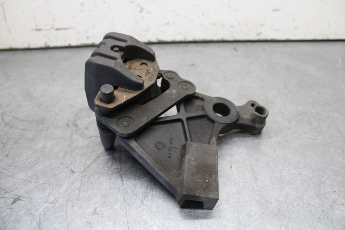 12-17 KAWASAKI ER-6N Z650 REAR BACK BRAKE CALIPER W MOUNT BRACKET BB709