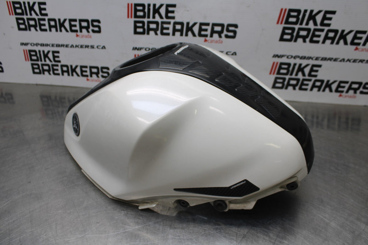 17-18 YAMAHA YZF R3 GAS TANK FUEL CELL COVER FAIRING COWL BB813