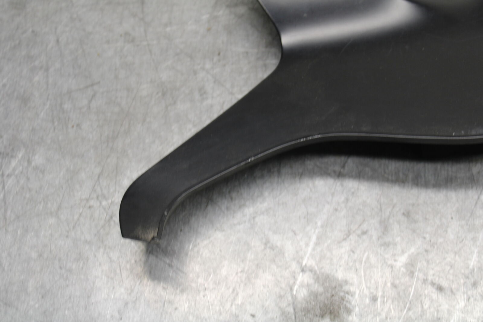 13-18 KAWASAKI NINJA ZX6R CENTER REAR BACK TAIL FAIRING COWL  BB682