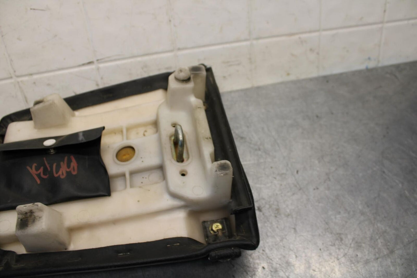 89-90 YAMAHA FZR600 REAR BACK PASSENGER TANDEM SEAT PAD SADDLE PILLION BB76