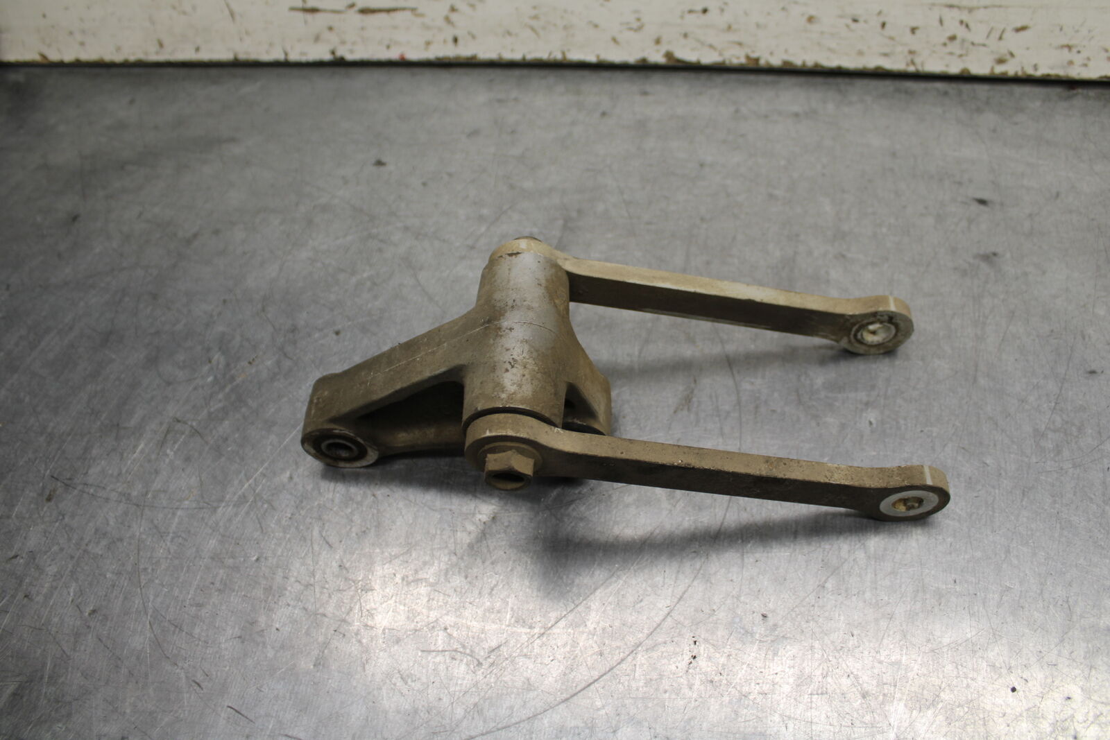 06-07 YAMAHA YZF R6 REAR DOGBONE SHOCK LINKAGE LINK BB742