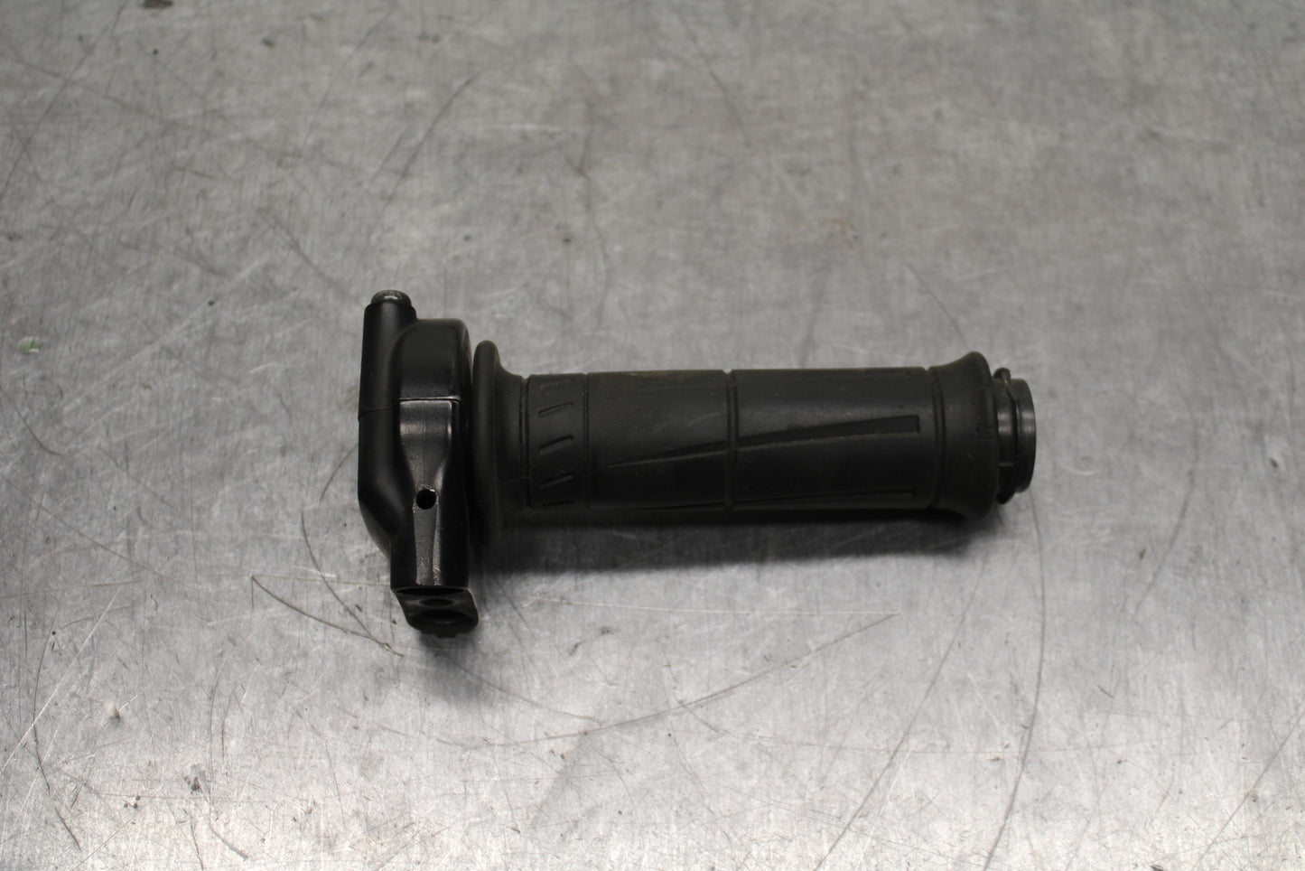 12-13 KAWASAKI Z1000 THROTTLE CABLE LINE HOUSING GUIDE BB743