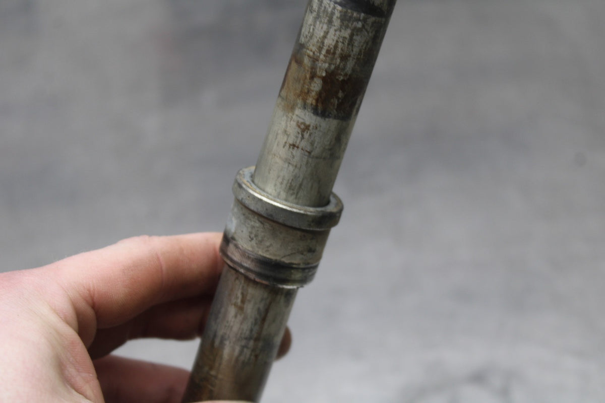 18 YAMAHA SUPER TENERE FRONT WHEEL RIM AXLE PIVOT BOLT BB832