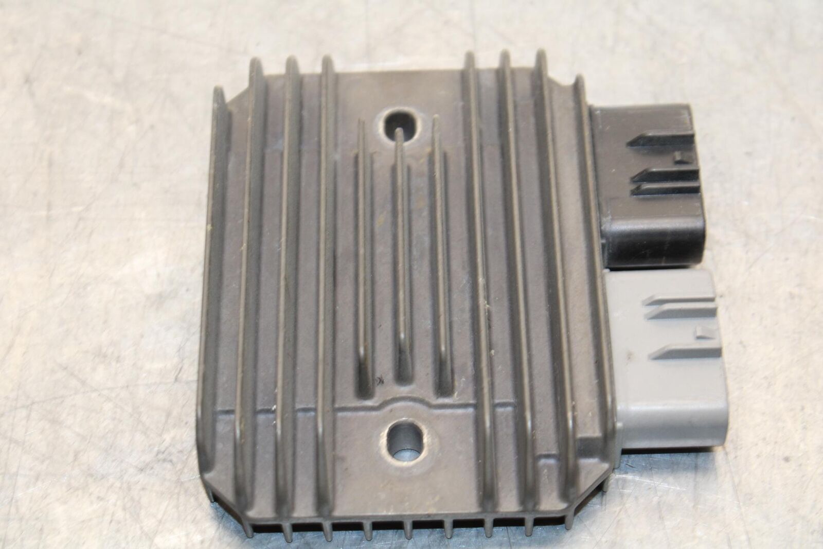 2011 Kawasaki Ninja ZX6R ZX600R RECTIFIER VOLTAGE REGULATOR 21066-0731 BB587