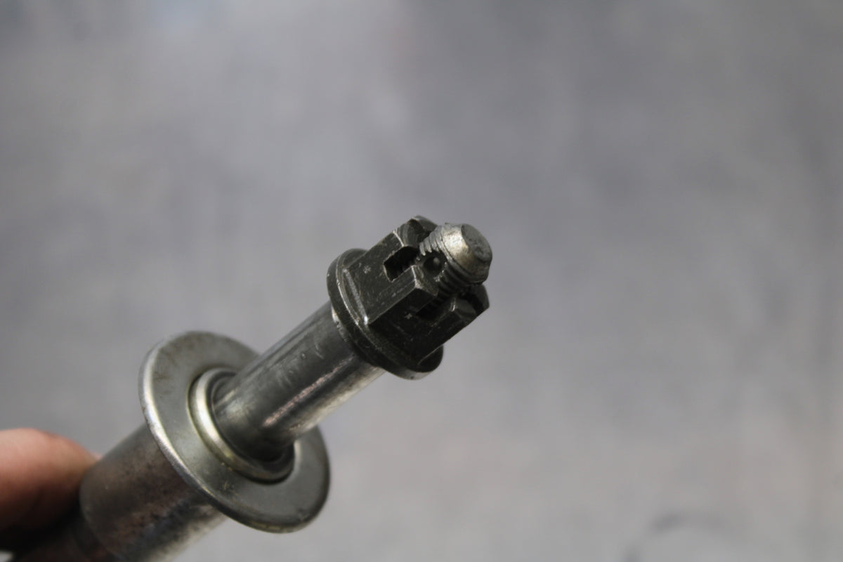 04-09 SUZUKI GS500F FRONT WHEEL RIM AXLE PIVOT BOLT BB165