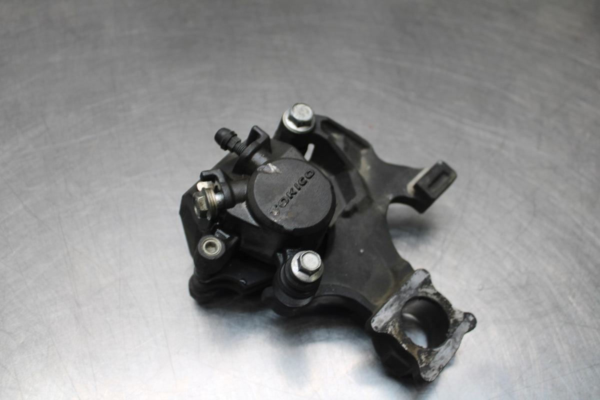 08-10 SUZUKI GSXR 600 REAR BACK BRAKE CALIPER W MOUNT BRACKET BB803