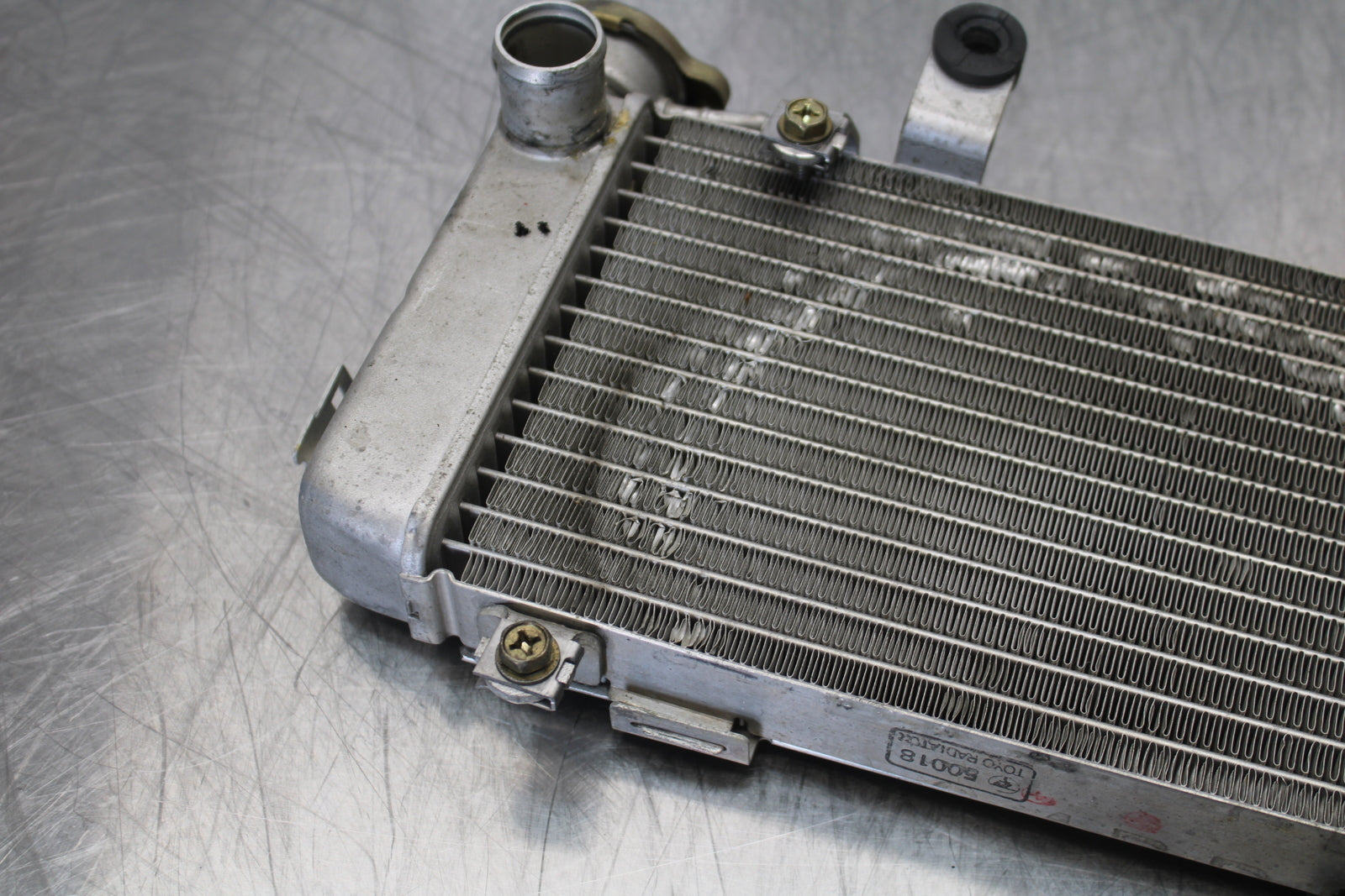 98-05 HONDA SUPER HAWK 1000 VTR1000F RIGHT ENGINE RADIATOR MOTOR COOLER BB152