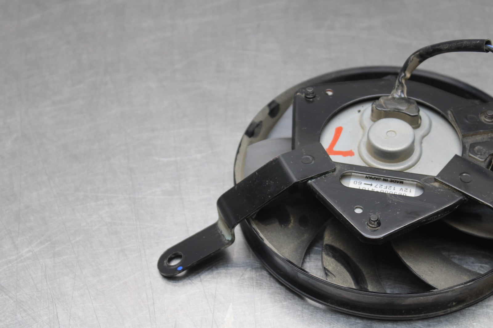 24-25 SUZUKI GSXR1000 LEFT ENGINE RADIATOR COOLING FAN MOTOR BB767