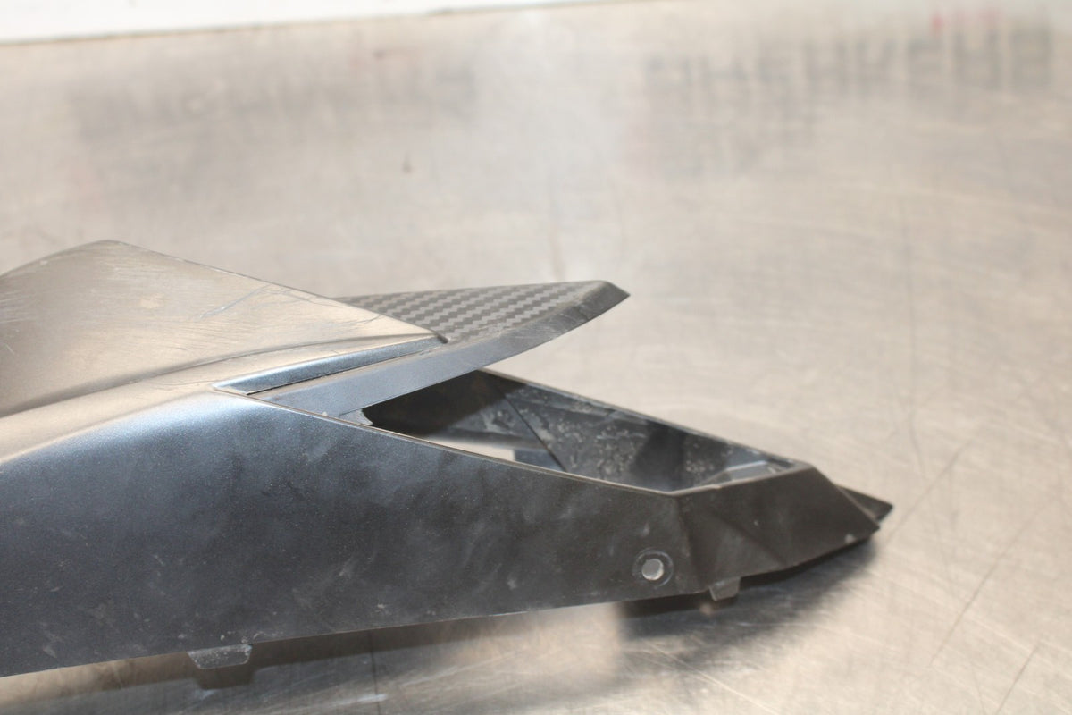15-26 SUZUKI GSXR600 LEFT REAR BACK TAIL FAIRING COWL SHROUD BB888