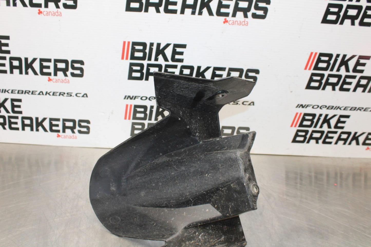 18-23 KAWASAKI NINJA 400 EX400 ABS REAR BACK DRIVE CHAIN GUARD SHIELD BB177