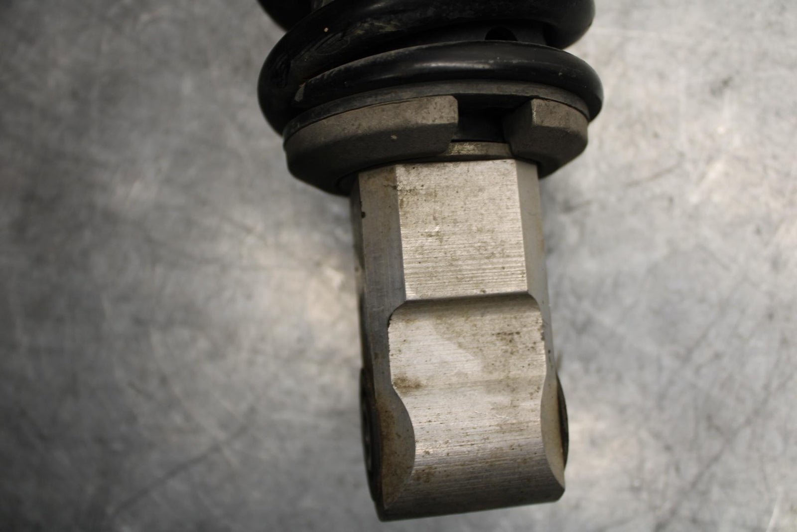 17 KAWASAKI Z900 ZR900 REAR BACK SHOCK ABSORBER SUSPENSION 45014-0569-21 BB549