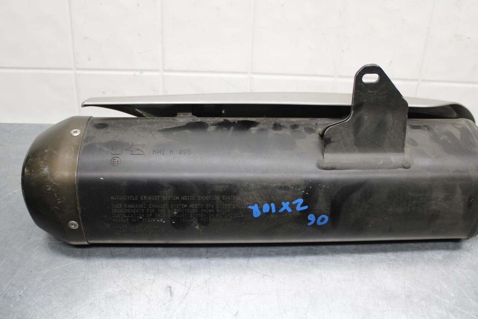 2006 Kawasaki Ninja ZX10R EXHAUST PIPE MUFFLER SLIP ON CAN SILENCER BB581