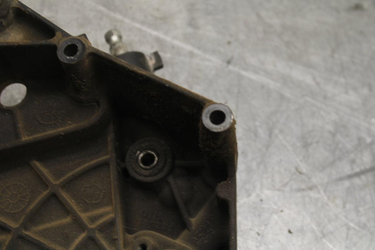 08-10 SUZUKI GSXR 600 ENGINE SPROCKET COVER  BB721