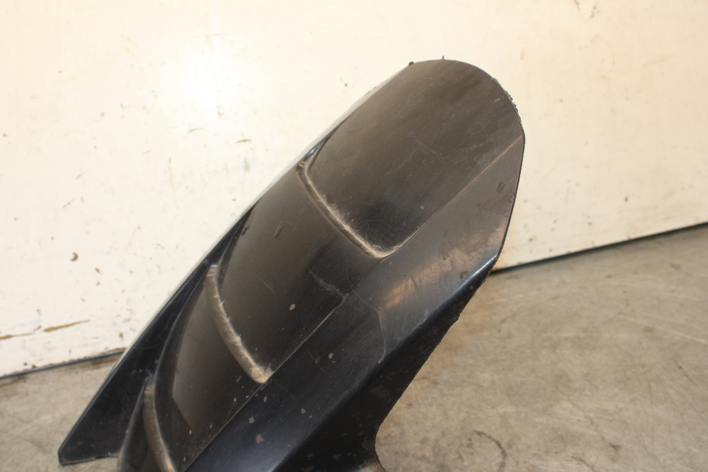 03-04 KAWASAKI NINJA ZX6RR REAR BACK WHEEL TIRE HUGGER FENDER BB684