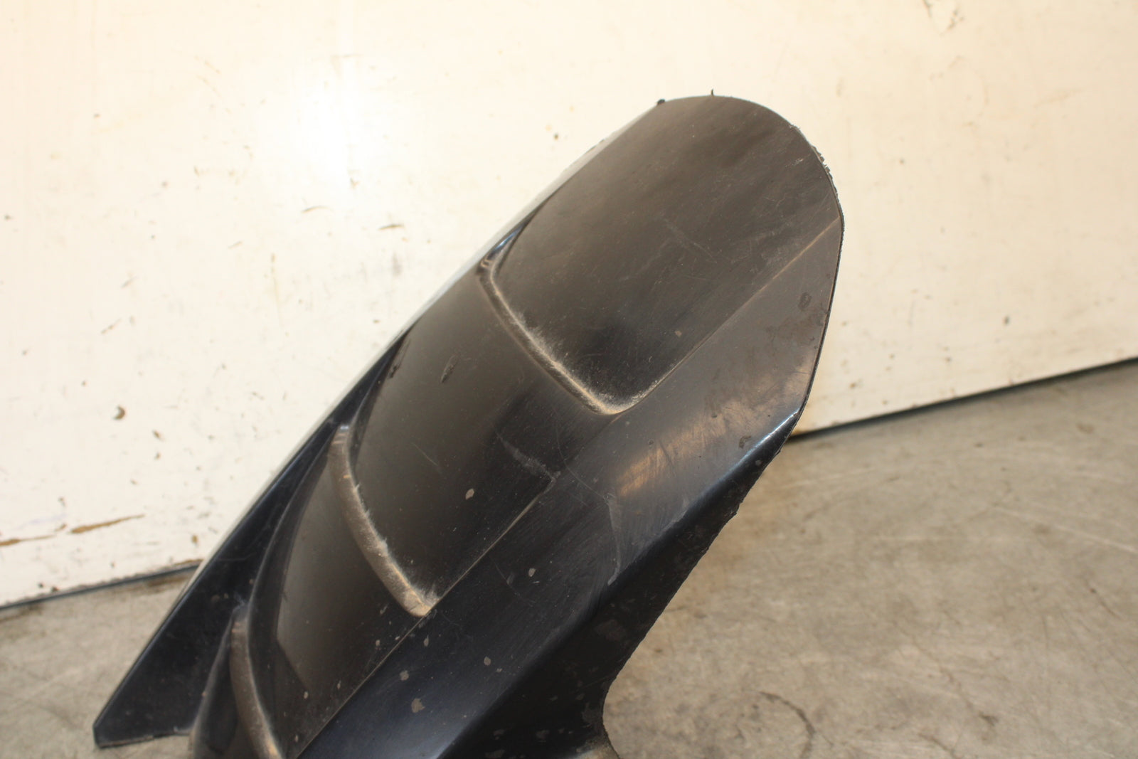 03-04 KAWASAKI NINJA ZX6RR REAR BACK WHEEL TIRE HUGGER FENDER BB684