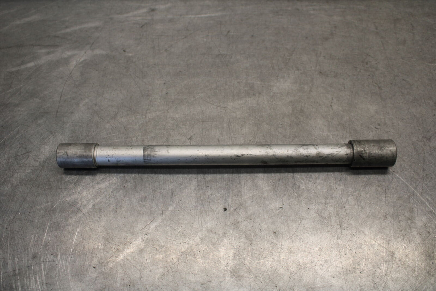 05-06 HONDA CBR600RR REAR BACK SWINGARM BOLT SUSPENSION PIVOT AXLE BB655