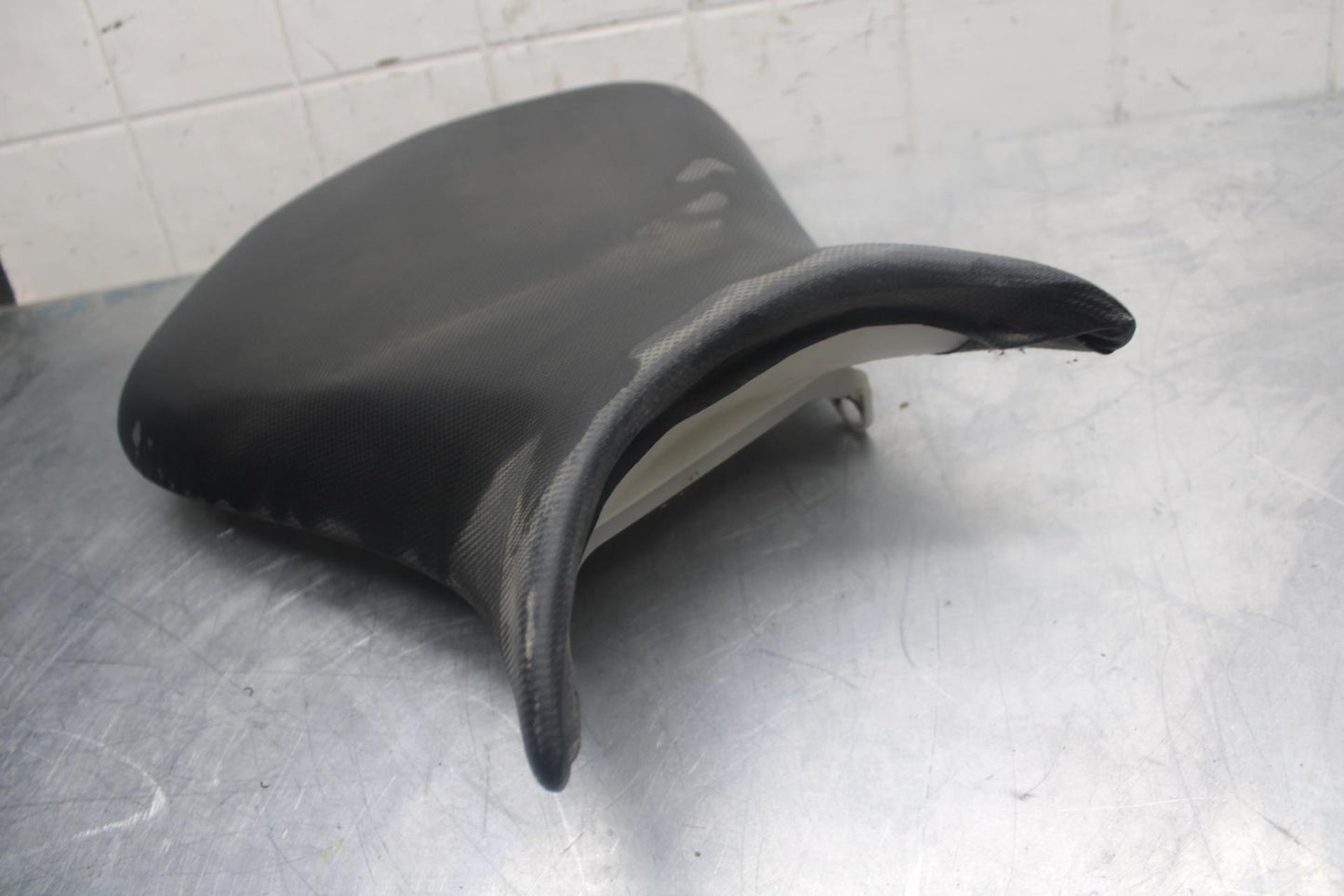 07-08 KAWASAKI NINJA ZX6R FRONT DRIVERS SEAT PAD SADDLE  53066-0178-MA BB456