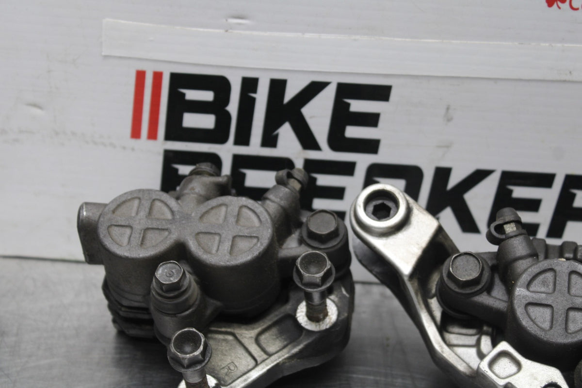 84 HONDA INTERCEPTOR 1000 VF1000F RIGHT LEFT FRONT BRAKE CALIPER SET PAIR BB878