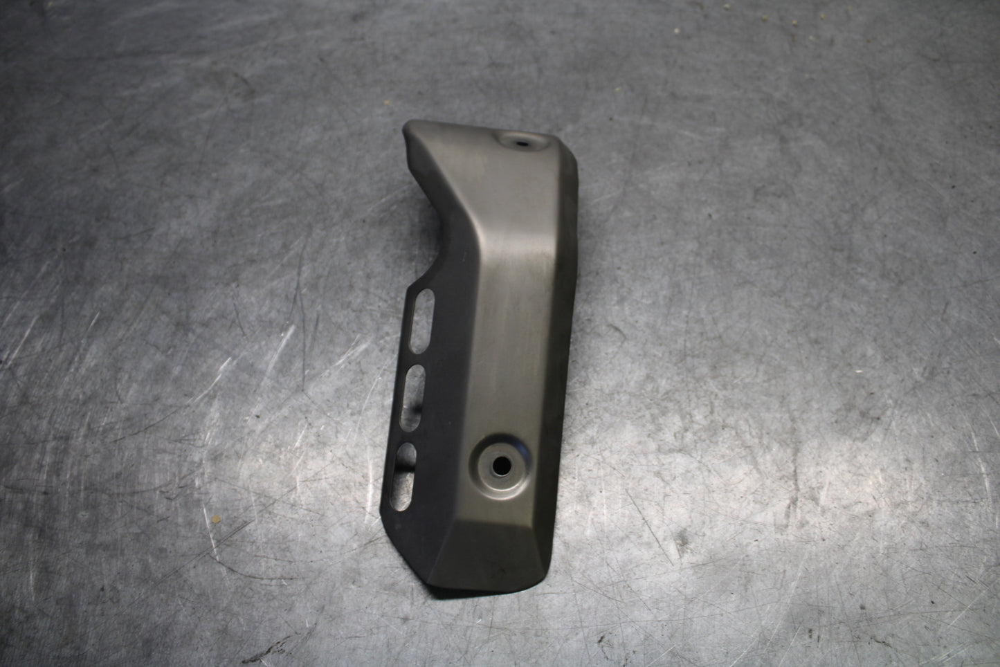 21-24 YAMAHA MT-07 REAR BACK MUFFLER EXHAUST PIPE COVER HEAT SHIELD GUARD BB662