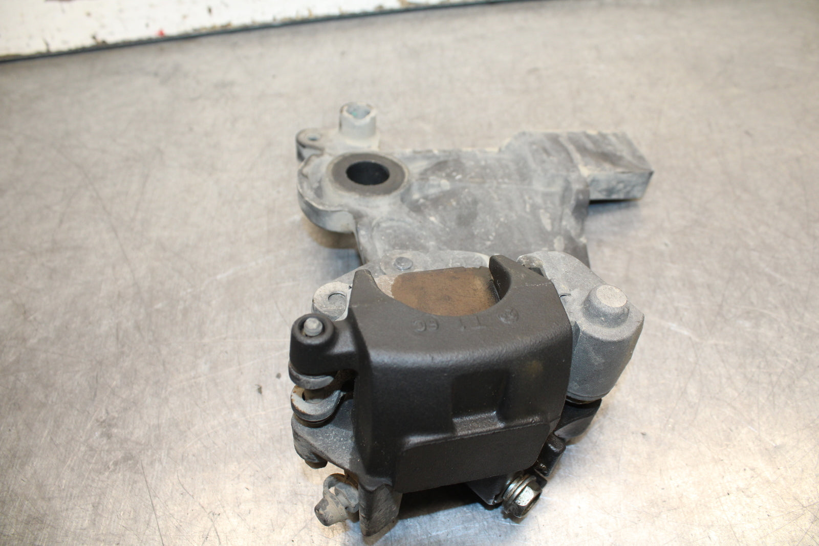 16-17 KAWASAKI VULCAN S 650 EN650 ABS REAR BRAKE CALIPER W MOUNT BRACKET  BB731