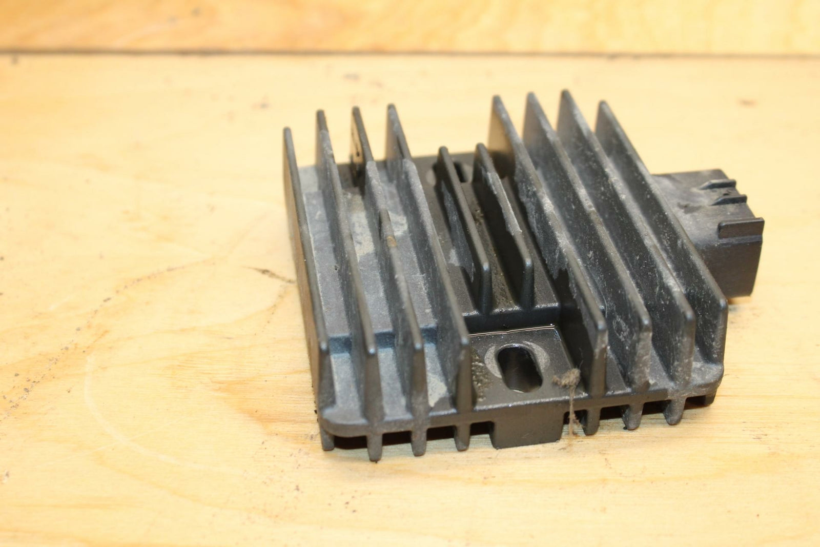 09-10 KAWASAKI ER-6N RECTIFIER VOLTAGE REGULATOR BB325