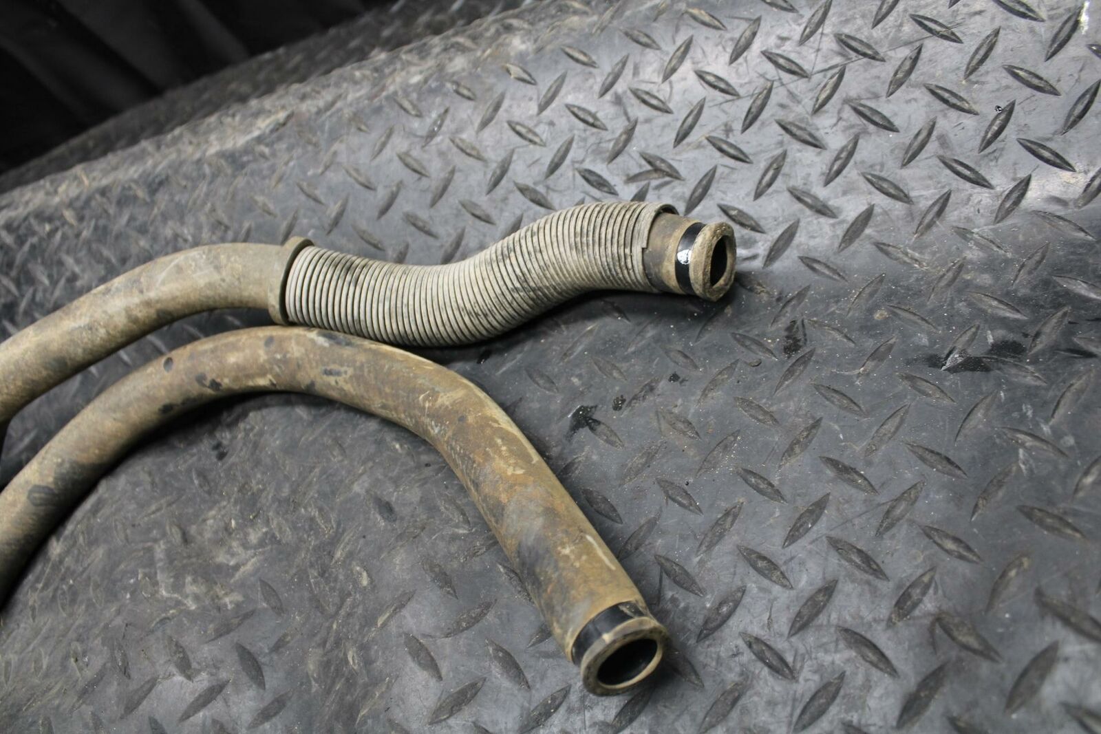 2004 Yamaha Banshee 350 YFZ350 RADIATOR HOSES ENGINE COOLANT WATER PIPES  BB232