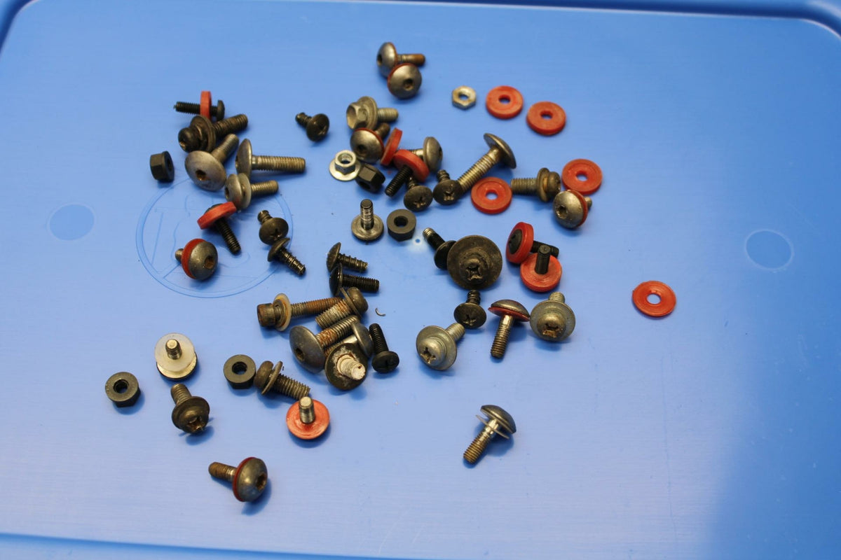 91-93 YAMAHA FZR1000 FAIRING COWL BOLTS SCREWS ASSORTMENT BB339
