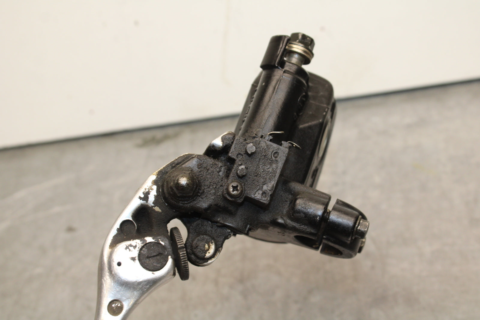 95-98 HONDA CBR600F3 FRONT BRAKE MASTER CYLINDER w/ LEVER BB122