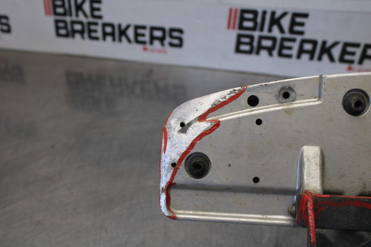 08 YAMAHA V STAR 1100 XVS1100AW CLASSIC RIGHT FRONT FOOT REST PEG STEP BB916