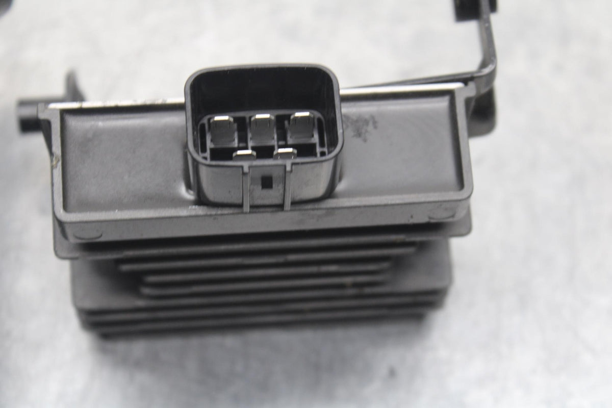 17-20 KAWASAKI NINJA 650 EX650 ABS RECTIFIER VOLTAGE REGULATOR BB88
