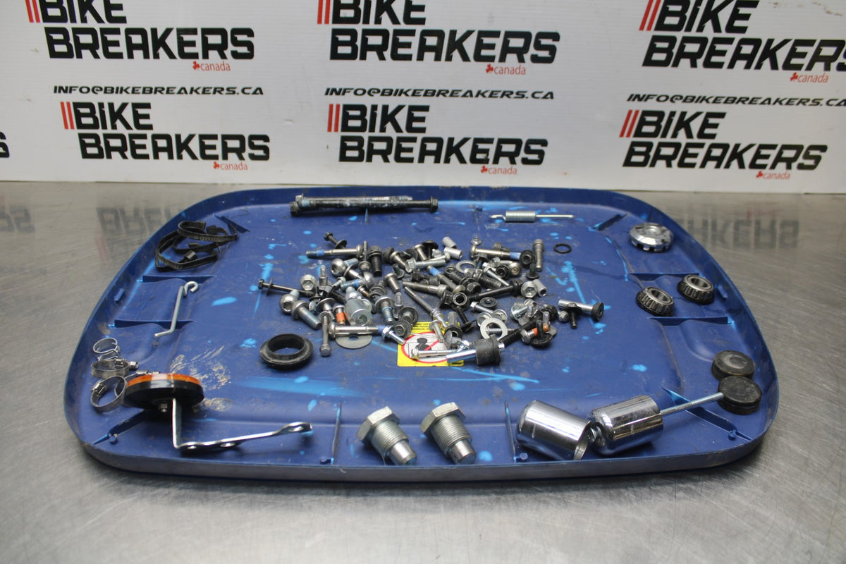 15 SUZUKI BOULEVARD C50 MOUNTING BOLTS HARDWARE MOTOR SCREWS BB775