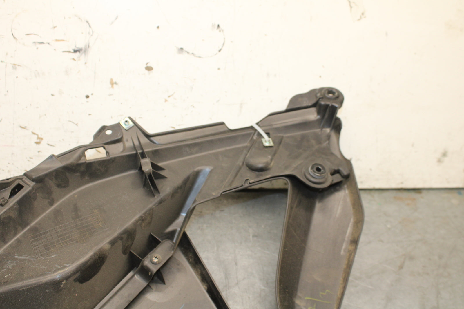 15-17 YAMAHA YZF R3 RIGHT LOWER MID UPPER SIDE FAIRING COWL  BB526