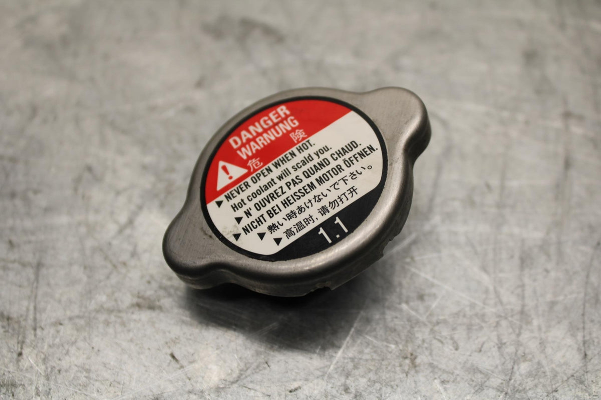 09-14 YAMAHA YZF R1 RADIATOR CAP BB448