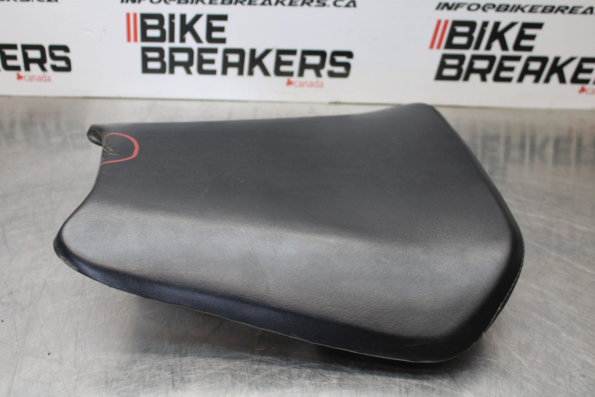 01-06 HONDA CBR600F4I FRONT DRIVERS SEAT PAD SADDLE PILLION BB185
