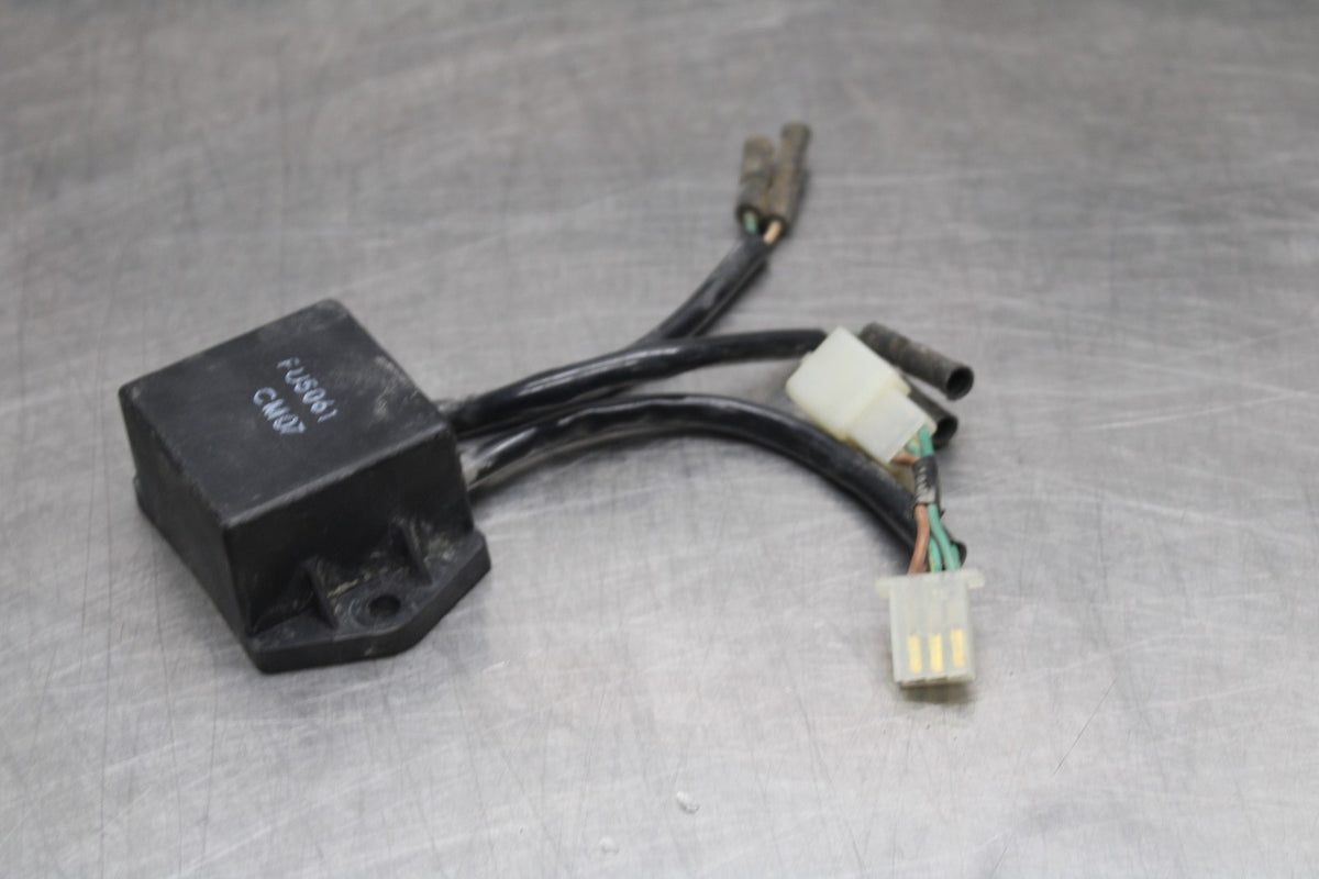 88-00 HONDA GOLDWING 1500 REAR TURN SIGNAL BLINKER RELAY FLASHER SWITCH BB883