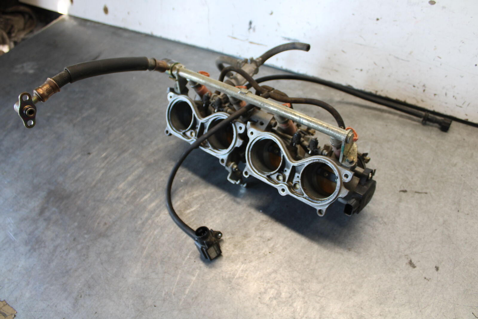 03-04 HONDA CBR600RR MAIN FUEL INJECTORS / THROTTLE BODIES 16400-MEE-672 BB661