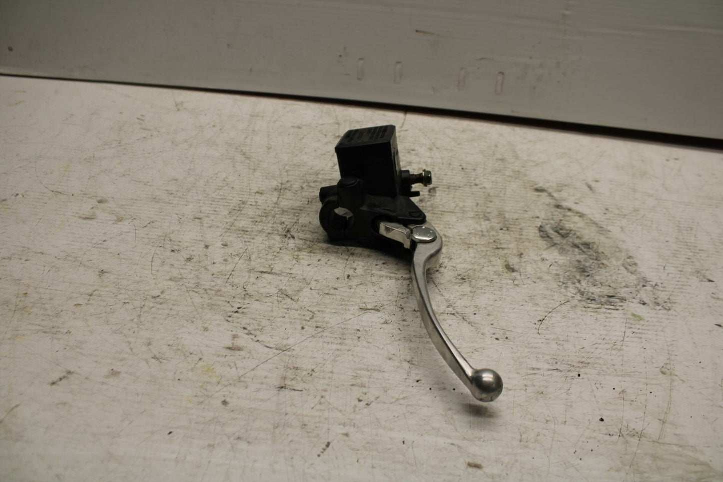 90-07 KAWASAKI ZZR 250 FRONT BRAKE MASTER CYLINDER w/ LEVER BB298