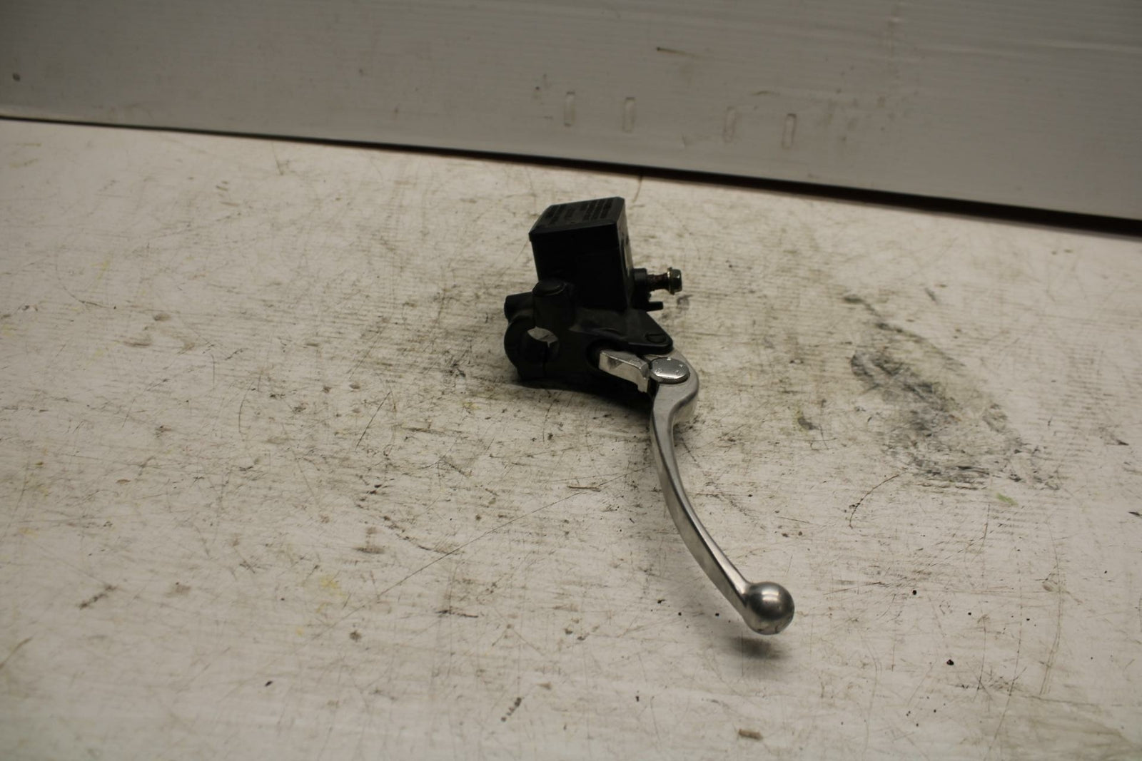 90-07 KAWASAKI ZZR 250 FRONT BRAKE MASTER CYLINDER w/ LEVER BB298